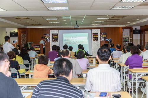 高雄市中医师公会举办讲座，邀请高雄荣总泌尿外科袁伦祥医师，讲述中国大陆器官移植的黑幕，与会医师都感到震惊。