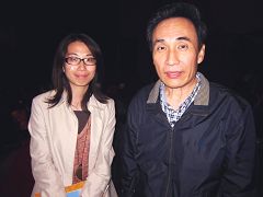 云林县教育处处长邱孝文（右）与云林县教育处社教科科长陈（火台）静（左）。