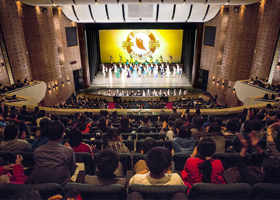 两岸民众观神韵 洗涤心灵悟正道