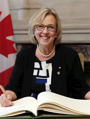 '图7～8：联邦绿党领袖、国会议员伊丽莎白·梅（Elizabeth May）为神韵二零一八巡演发来贺信'