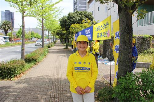 图3：七十六岁的中照子（Naka Teruko）女士，每天都早出晚归讲真相，没有休息日